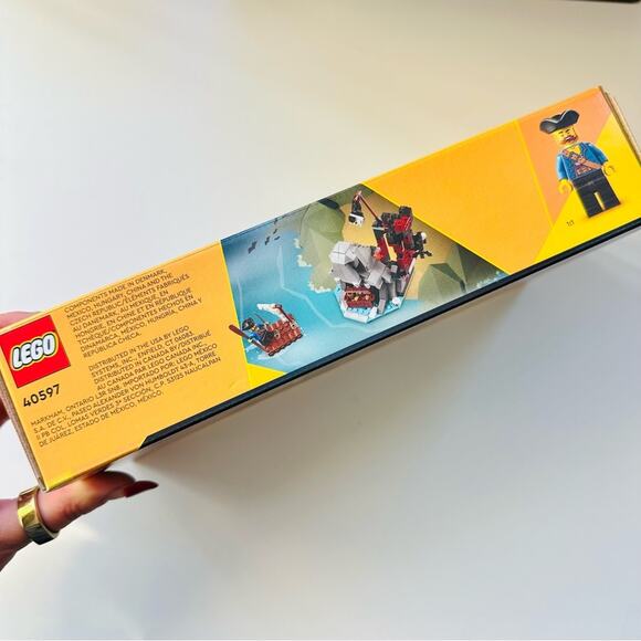 NEW LEGO Creator 40597 Scary Pirate Island 214 Piece Halloween Building Set Kit - Picture 9 of 11
